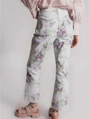 Ganni jeans!!!!
Perfect condition!!!
Floral Print Jeans